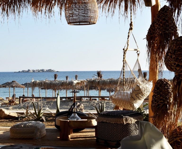 Nomad Naxos - All day Bar & Restaurant Plaka Naxos